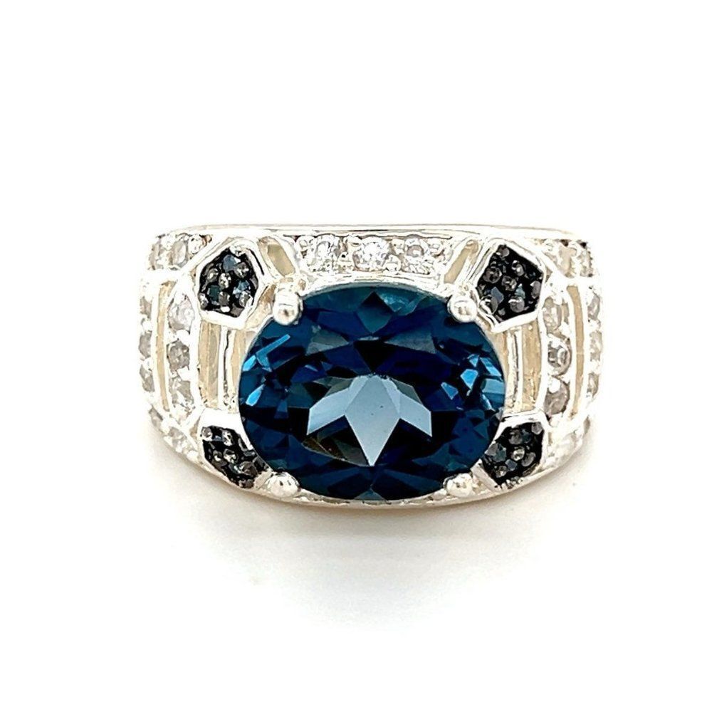 Striking 925 Sterling‎ Silver Blue/White Zircon Ring